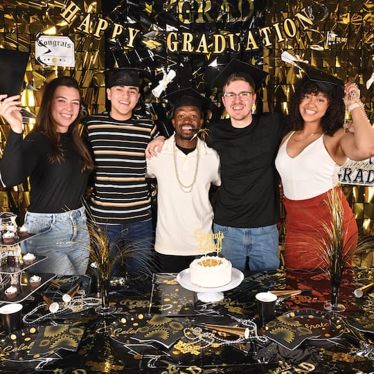 Beistle Black Paper Graduation Caps, 4ct.
